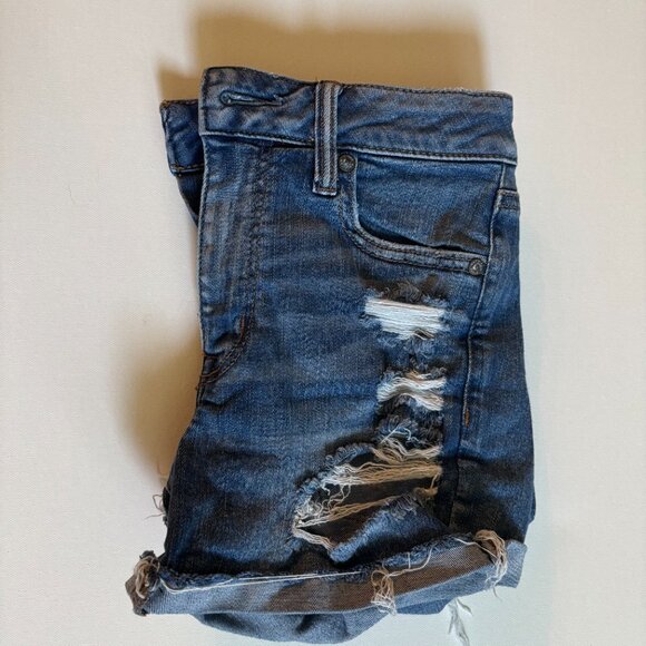 American Eagle Distressed Denim Shorts | Medium Wash Stretch | Size 2 - Picture 2 of 6